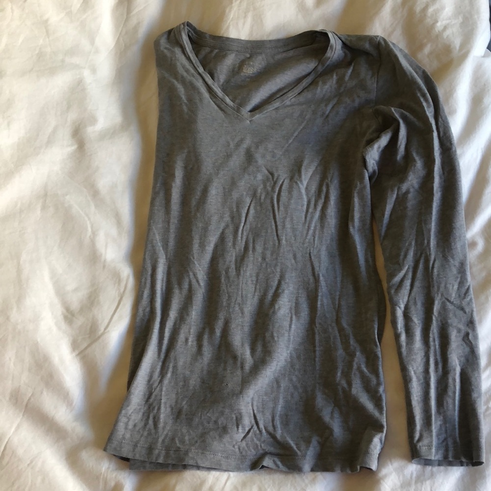 Long sleeve grey/blue shirt